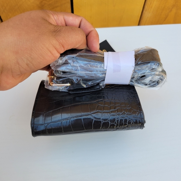 New Bebe Los Angeles Camile Croco Micro Fannypack Black - Picture 5 of 16